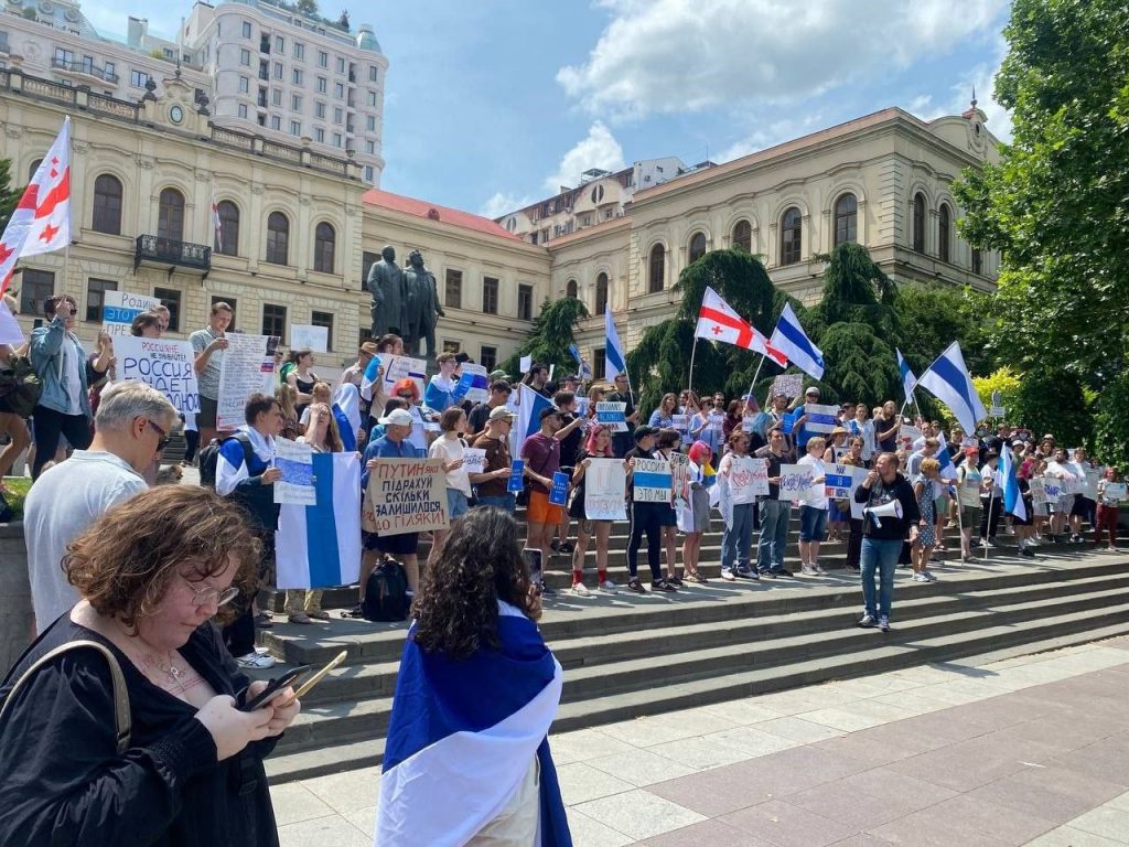 Пресс-релиз: Фонд «Свободная Россия» запускает кампанию #НетВойне / #NoToWar